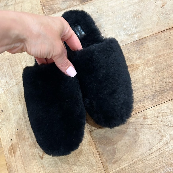 AEYDE
Kelly shearling slippers size 36 - Picture 3 of 10